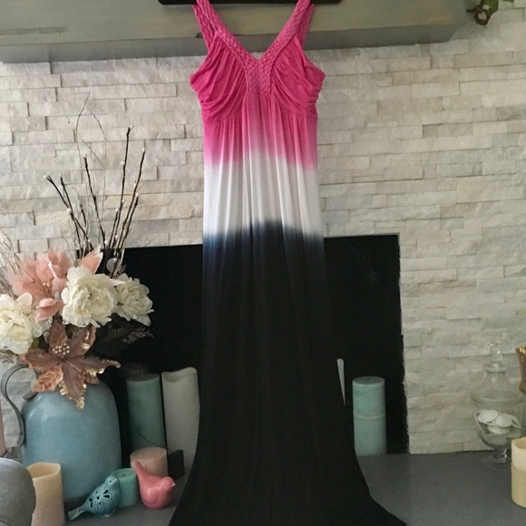 TIE DYED MAXI DRESS SIZE MEDIUM & XLARGE - Picture 2 of 5